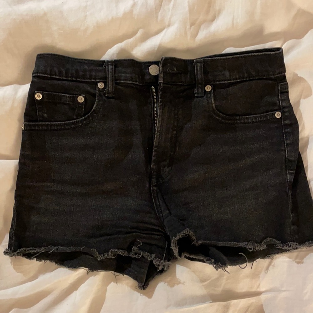 Gap washed black cutoff denim 3” shorts
